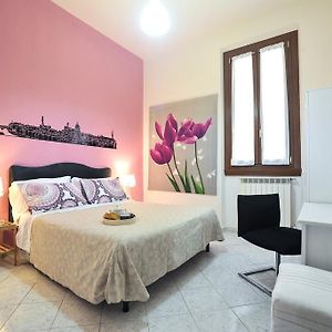 Kamer met een Queen Size Bed